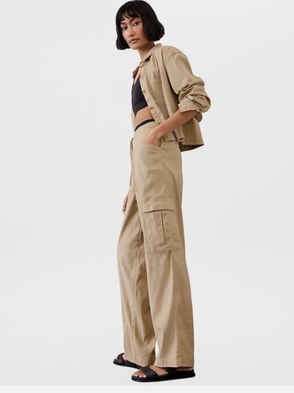 Athleta Paradise Mid- Rise Straight Leg Cargo Pant Khaki 2025